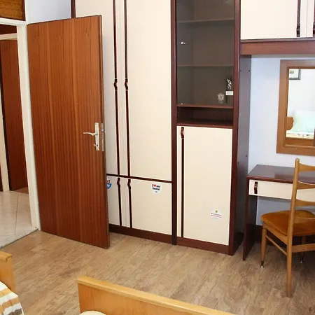 Radin - 2 Bedrooms Vodice
